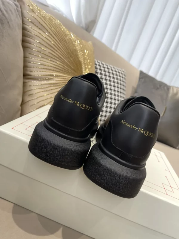 Alexander MCQueen shoes - rep shoes