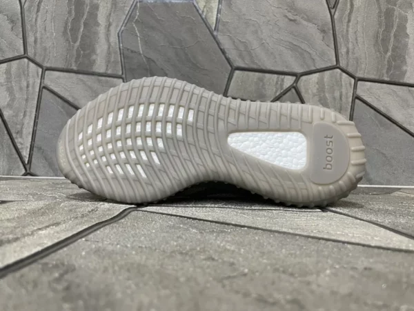 Yeezy shoes - Replica shoes