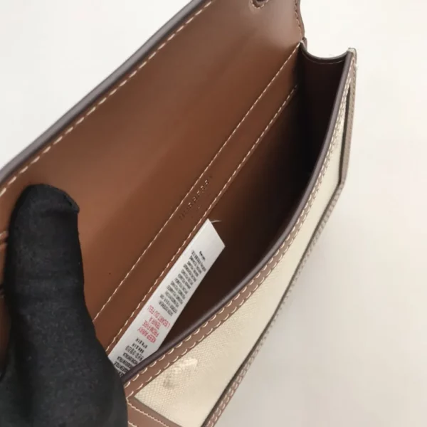 Burberry bag - rep bags