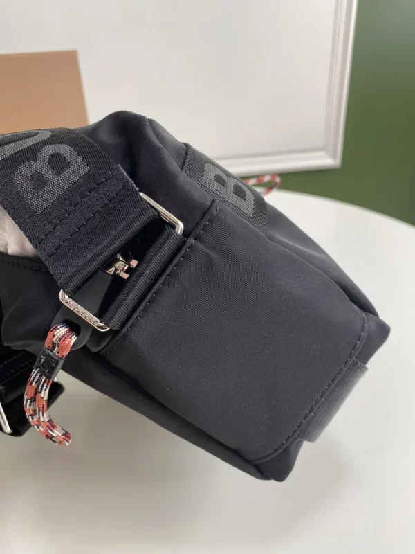 Burberry bag - rep bags