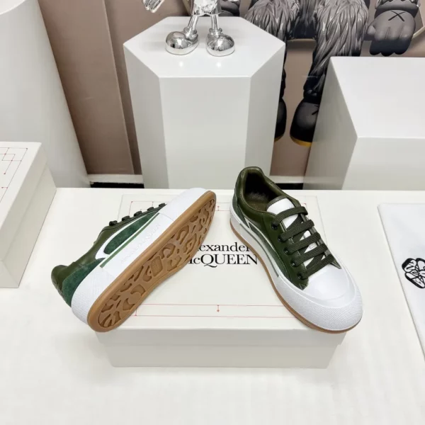 Alexander MCQueen shoes - Replica shoes