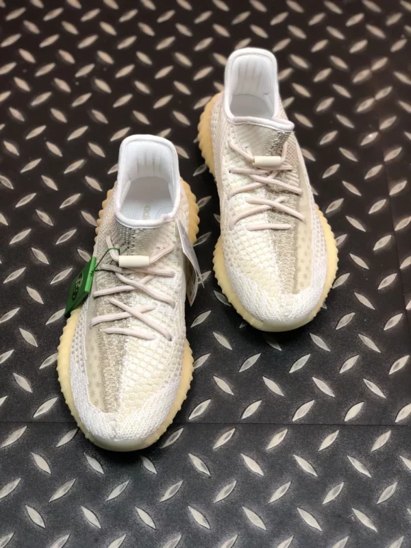 Yeezy shoes - Replica shoes