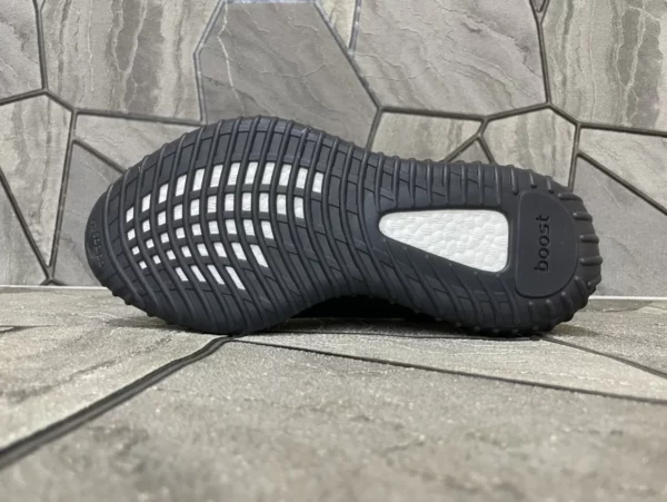 Yeezy shoes - rep shoes