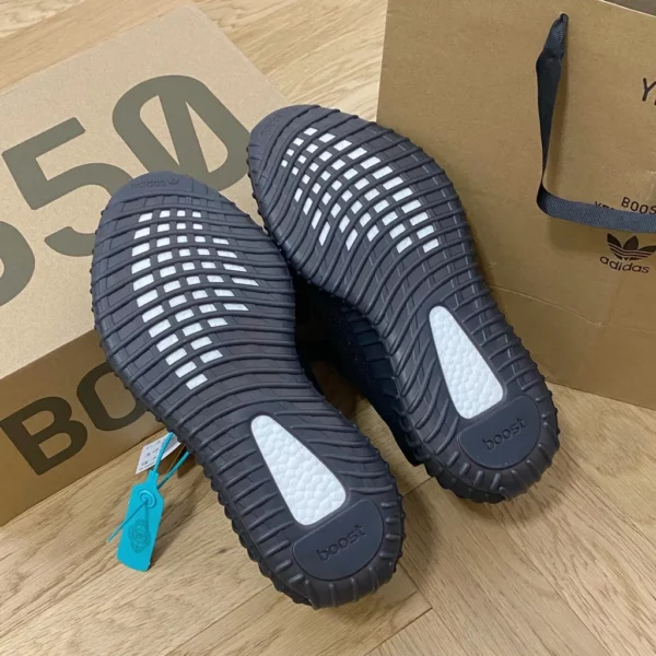 Yeezy shoes - rep shoes