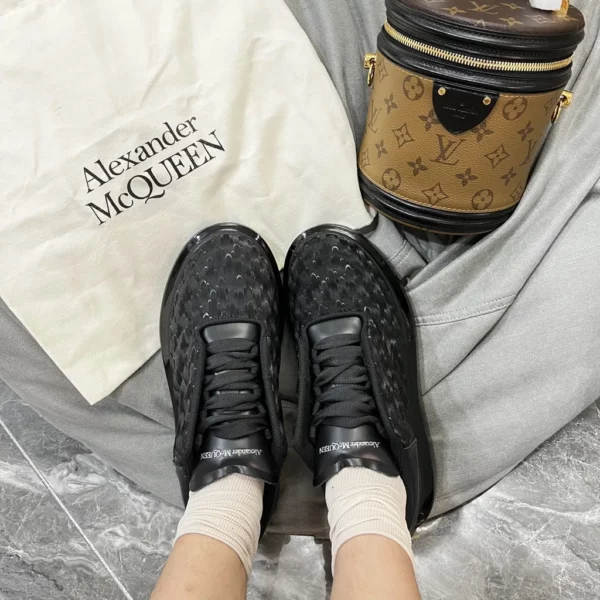 Alexander MCQueen shoes - Replica shoes