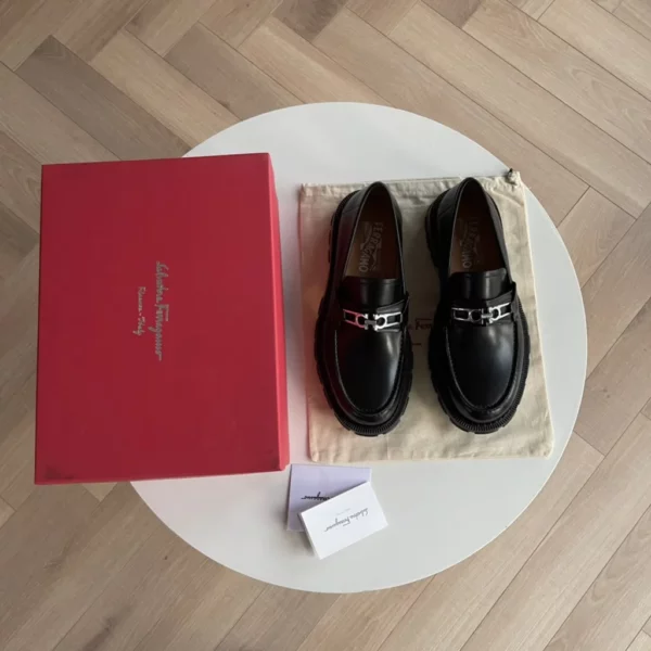 Ferragamo shoes - Replica shoes