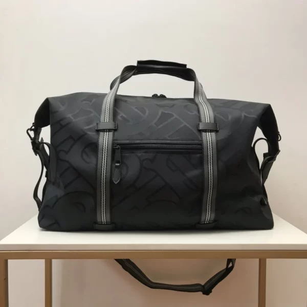 Burberry bag - rep bags