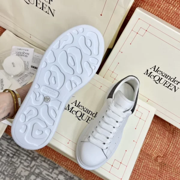 Alexander MCQueen shoes - rep shoes