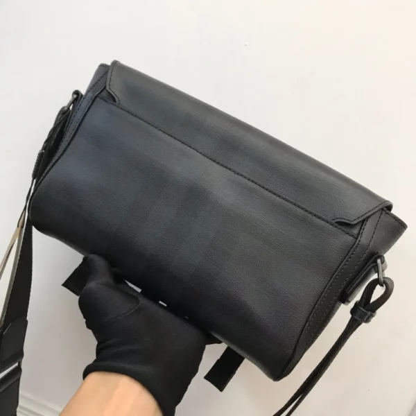 Burberry bag - rep bags