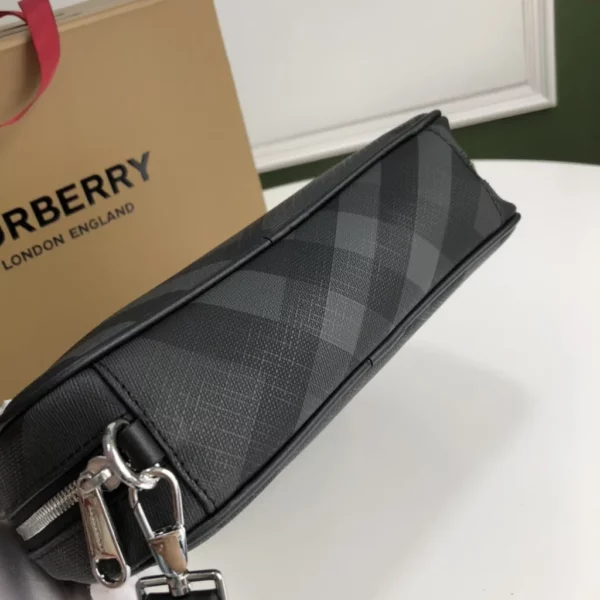 Burberry bag - rep bags