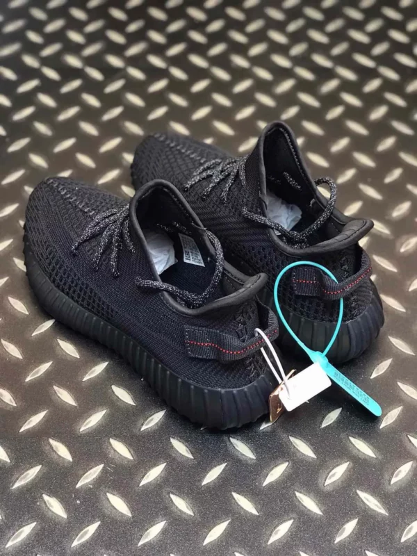 Yeezy shoes - Replica shoes