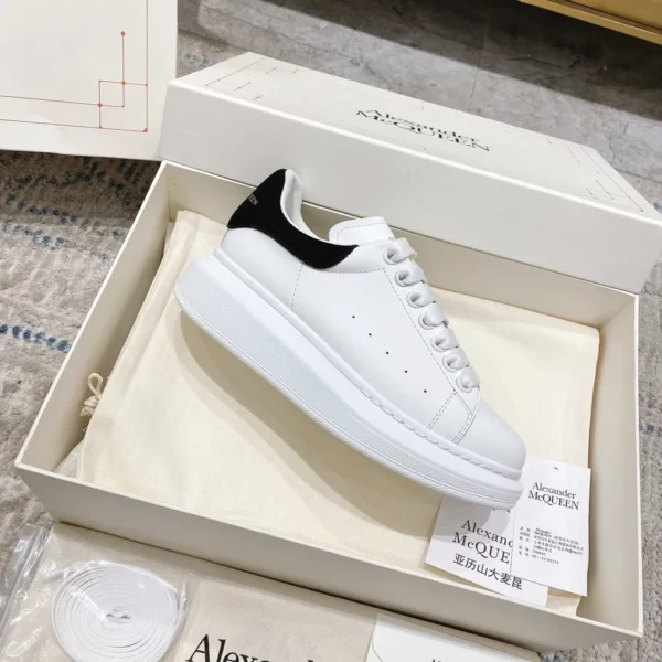 Alexander MCQueen shoes - Replica shoes