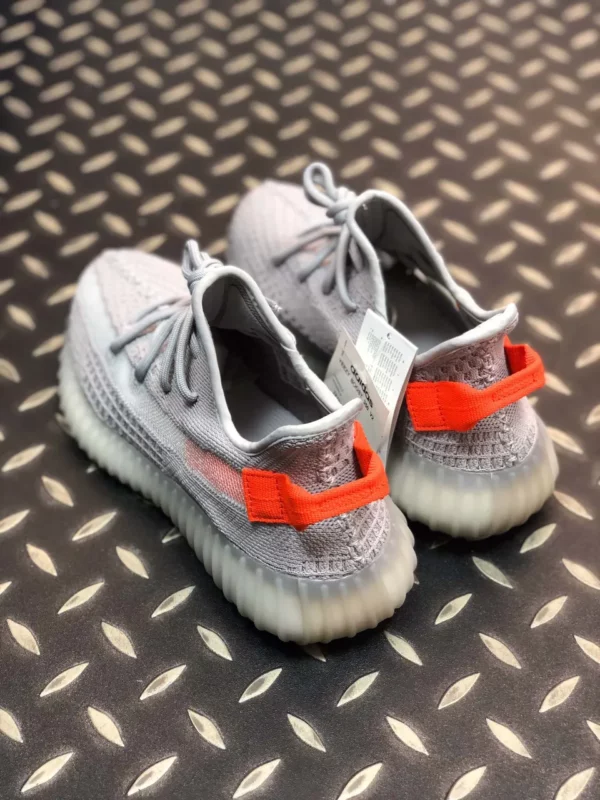 Yeezy shoes - Replica shoes