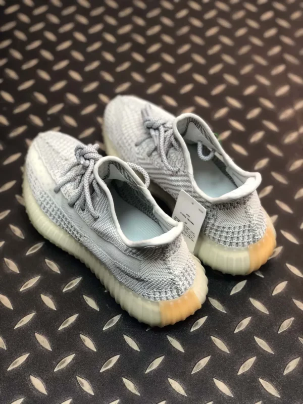 Yeezy shoes - Replica shoes