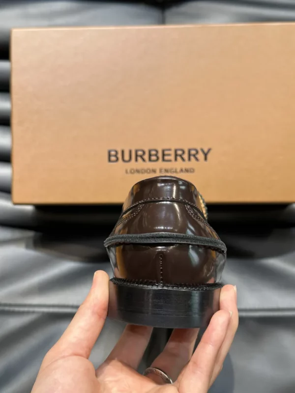 Burberry shoes - rep shoes