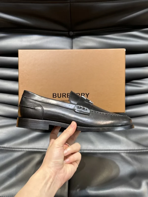 Burberry shoes - rep shoes