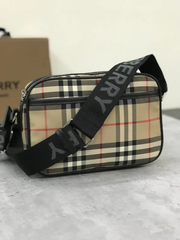 Burberry bag - rep bags