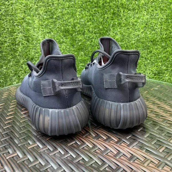 Yeezy shoes - rep shoes