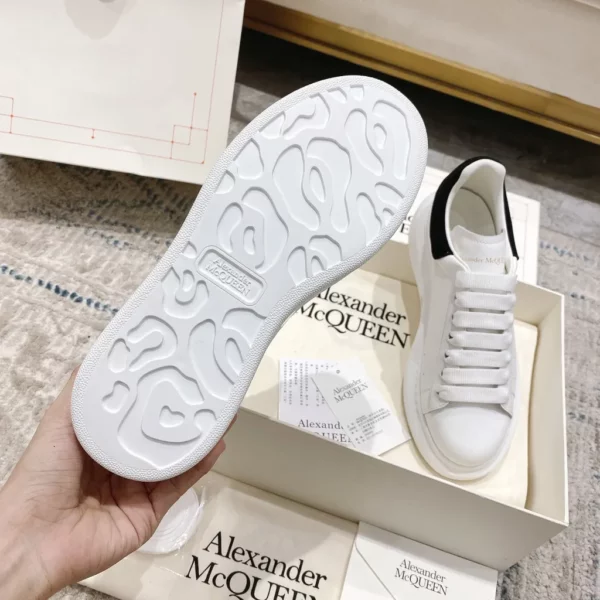 Alexander MCQueen shoes - Replica shoes