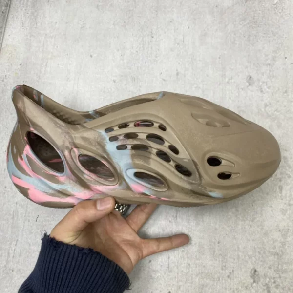 Yeezy shoes - Replica shoes