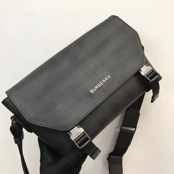 Burberry bag - rep bags