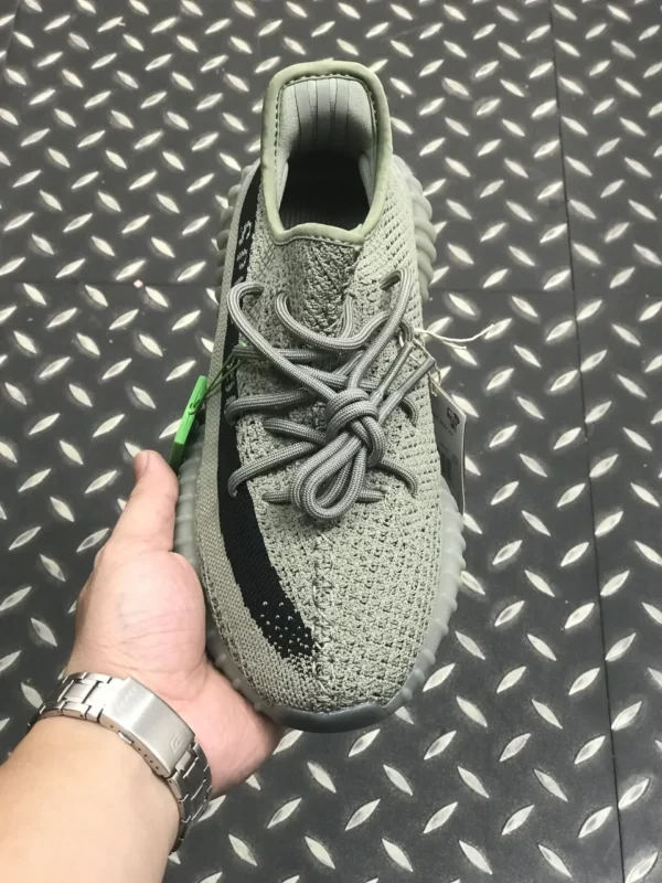 Yeezy shoes - Replica shoes