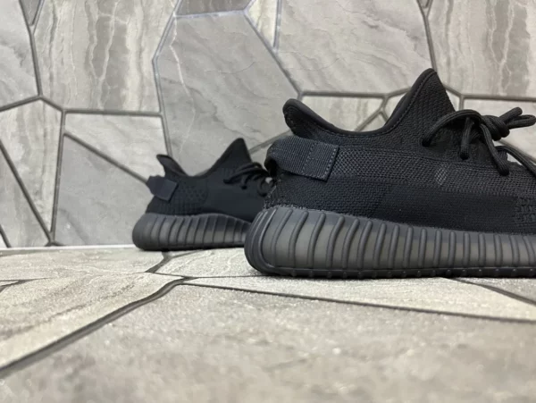 Yeezy shoes - rep shoes