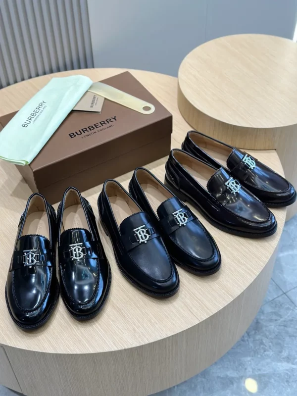 Burberry shoes - Reps shoes