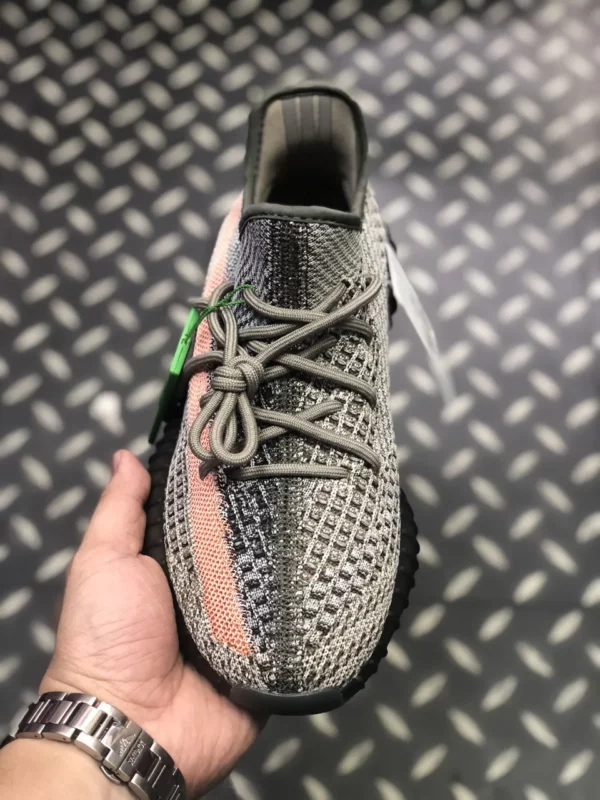 Yeezy shoes - Replica shoes