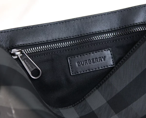 Burberry bag - rep bags