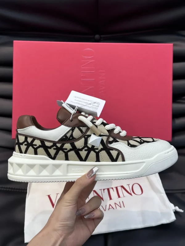 Valentino shoes - Replica shoes