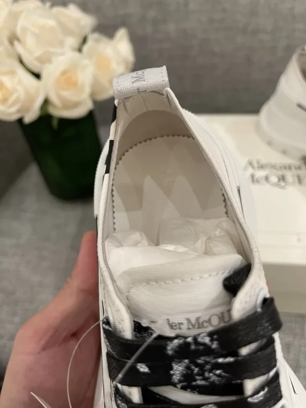 Alexander MCQueen shoes - Replica shoes