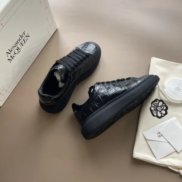 Alexander MCQueen shoes - Replica shoes