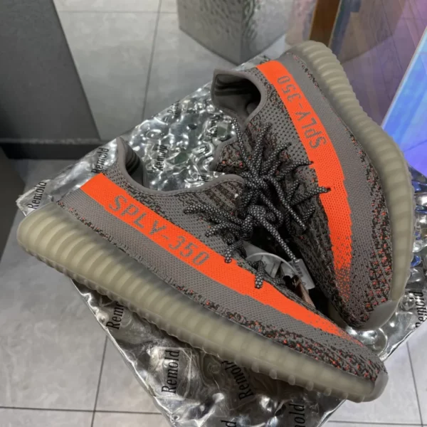 Yeezy shoes - Replica shoes