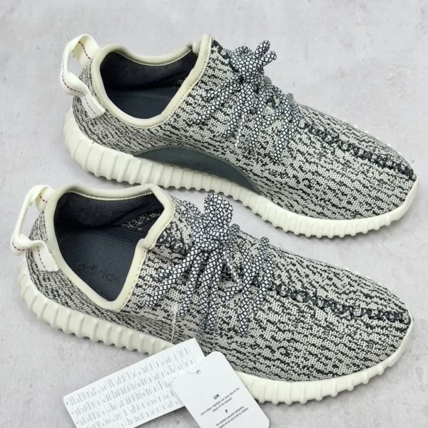 Yeezy shoes - rep shoes