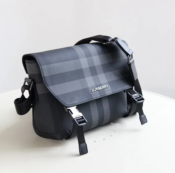 Burberry bag - rep bags