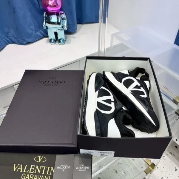 Valentino shoes - Replica shoes