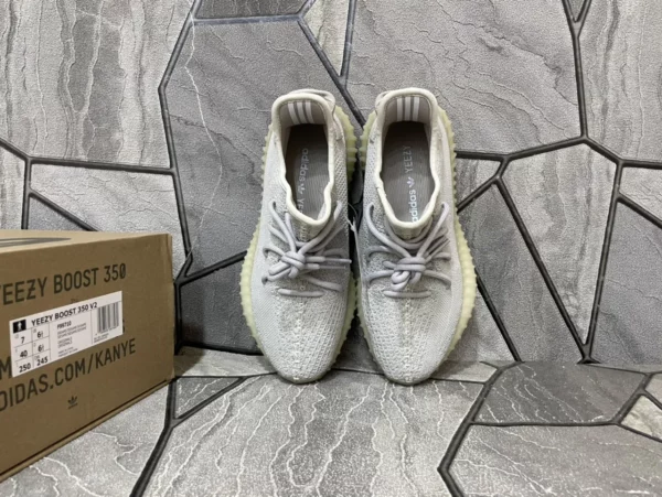 Yeezy shoes - Replica shoes