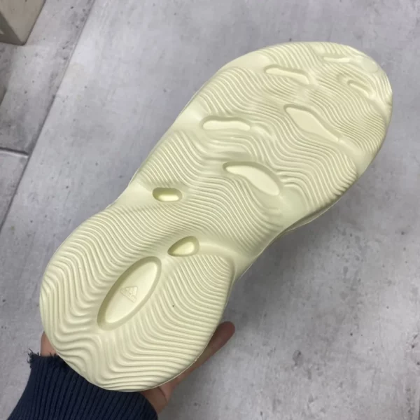 Yeezy shoes - rep shoes