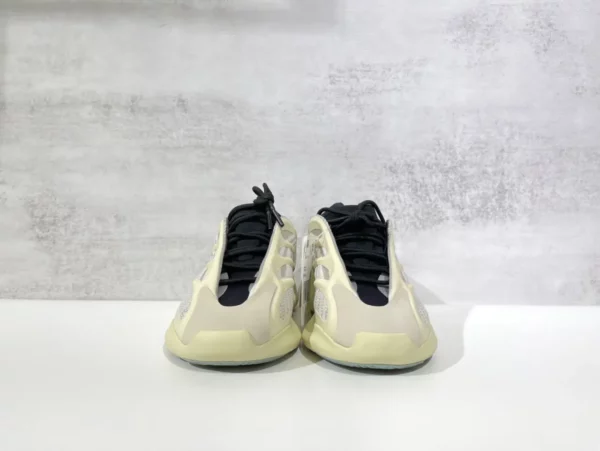 Yeezy shoes - Reps shoes