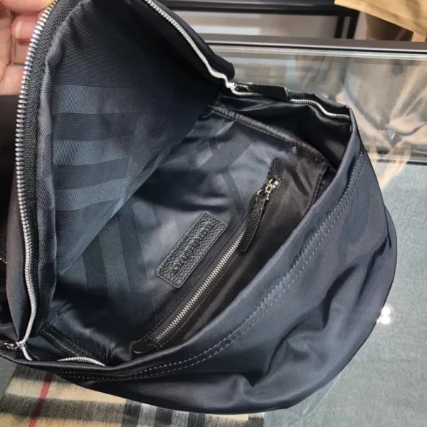 Burberry bag - rep bags