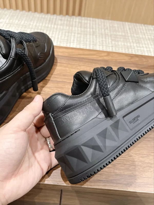 Valentino shoes - Replica shoes