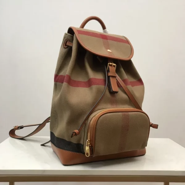 Burberry bag - rep bags