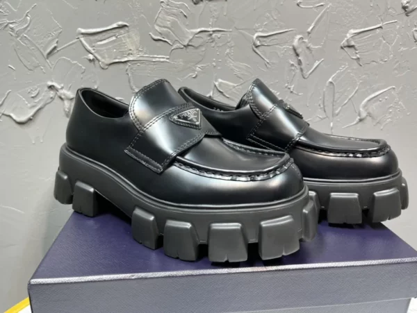 Prada shoes - Replica shoes