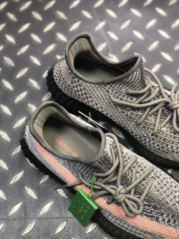 Yeezy shoes - Replica shoes