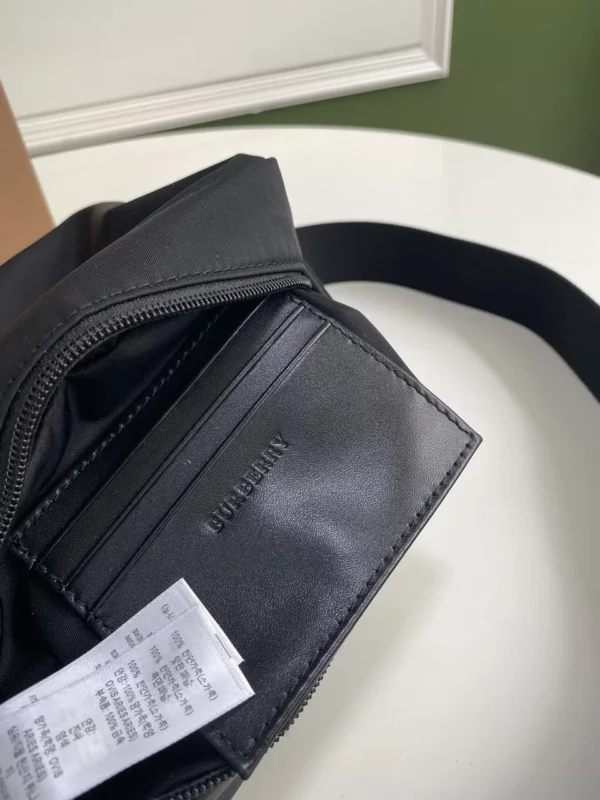 Burberry bag - rep bags