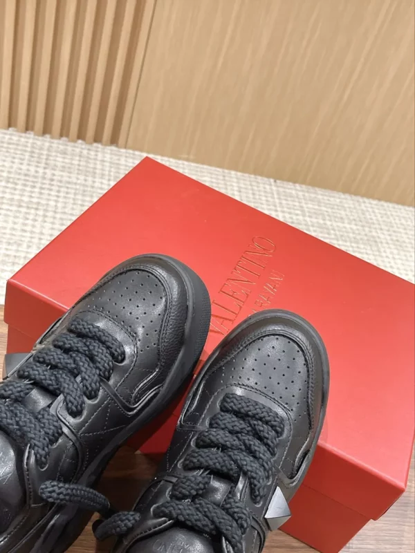 Valentino shoes - Replica shoes