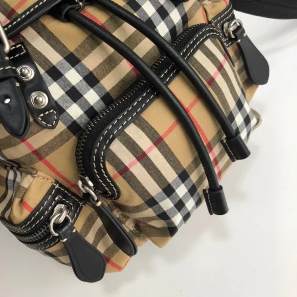 Burberry bag - rep bags