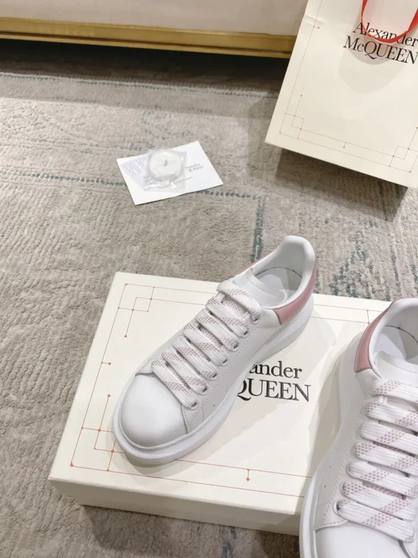 Alexander MCQueen shoes - Replica shoes