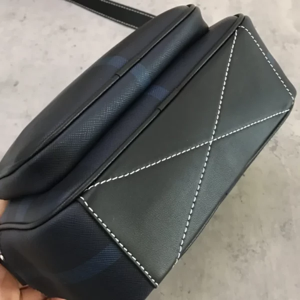 Burberry bag - rep bags